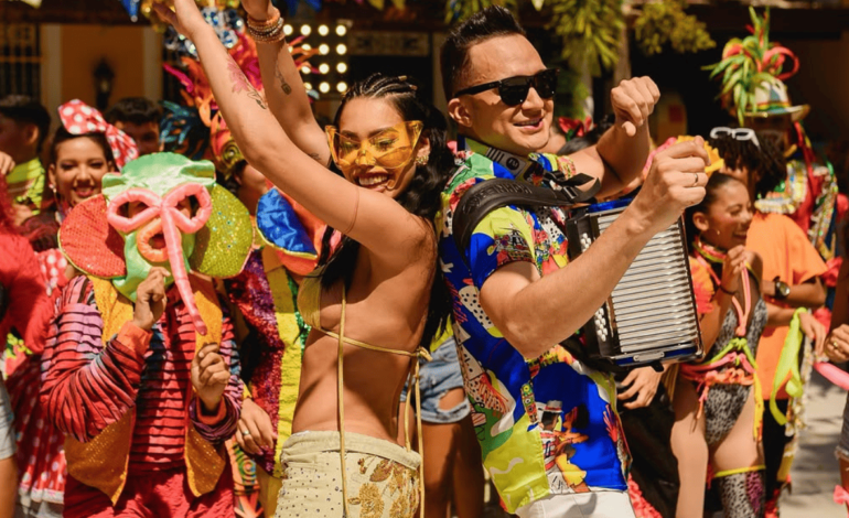 Ana del Castillo prende la fiesta del Carnaval de Barranquilla con “El Meneaito”