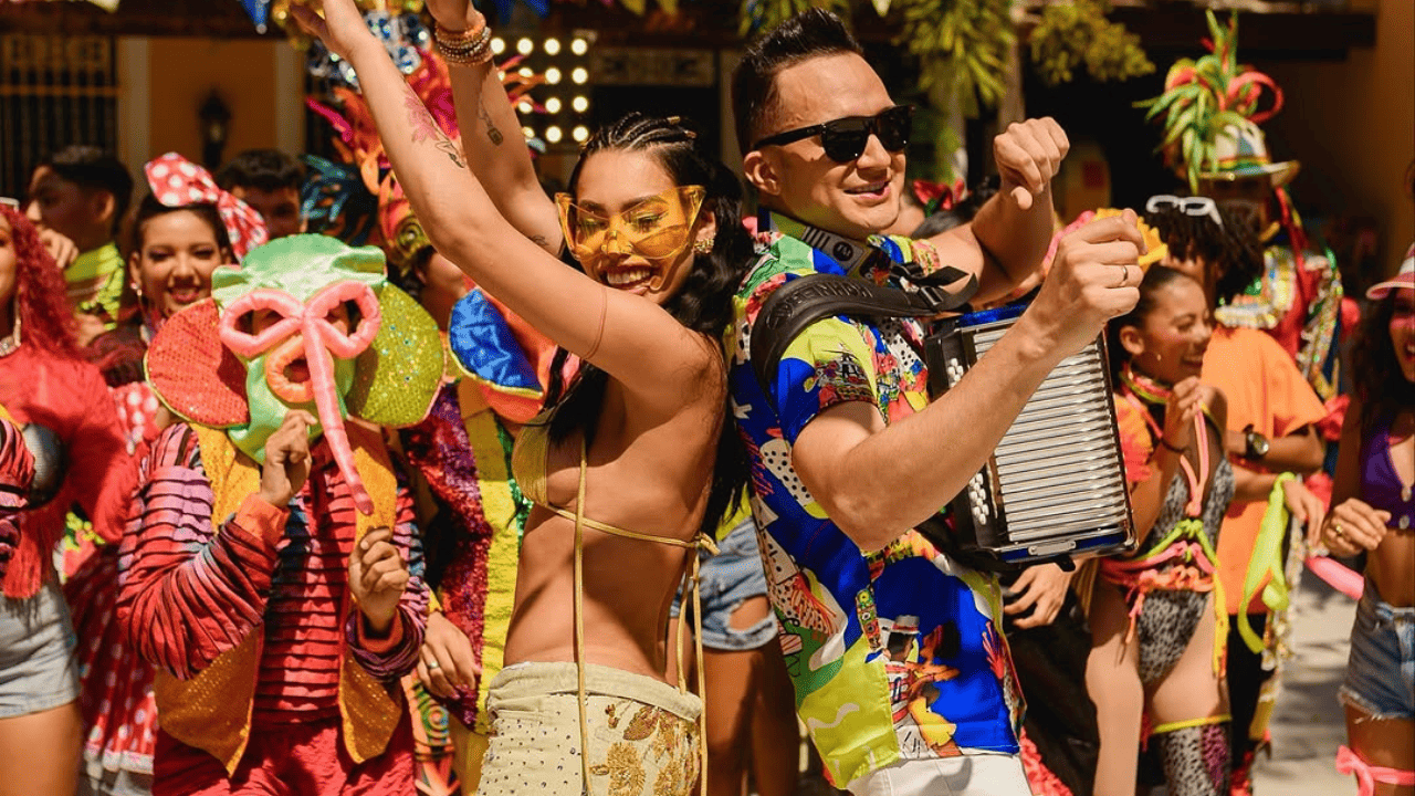 Ana del Castillo prende la fiesta del Carnaval de Barranquilla con “El Meneaito”