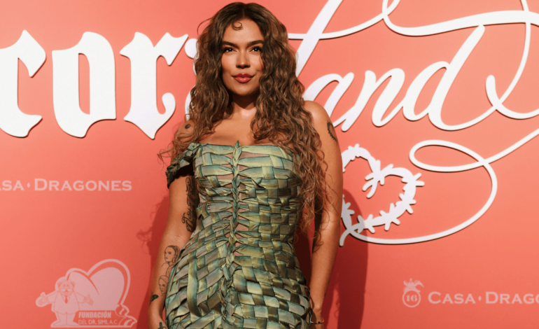 Retrato de Karol G subastado por 70.000 dólares y otras sorpresas de la gala benéfica Con Cora Land