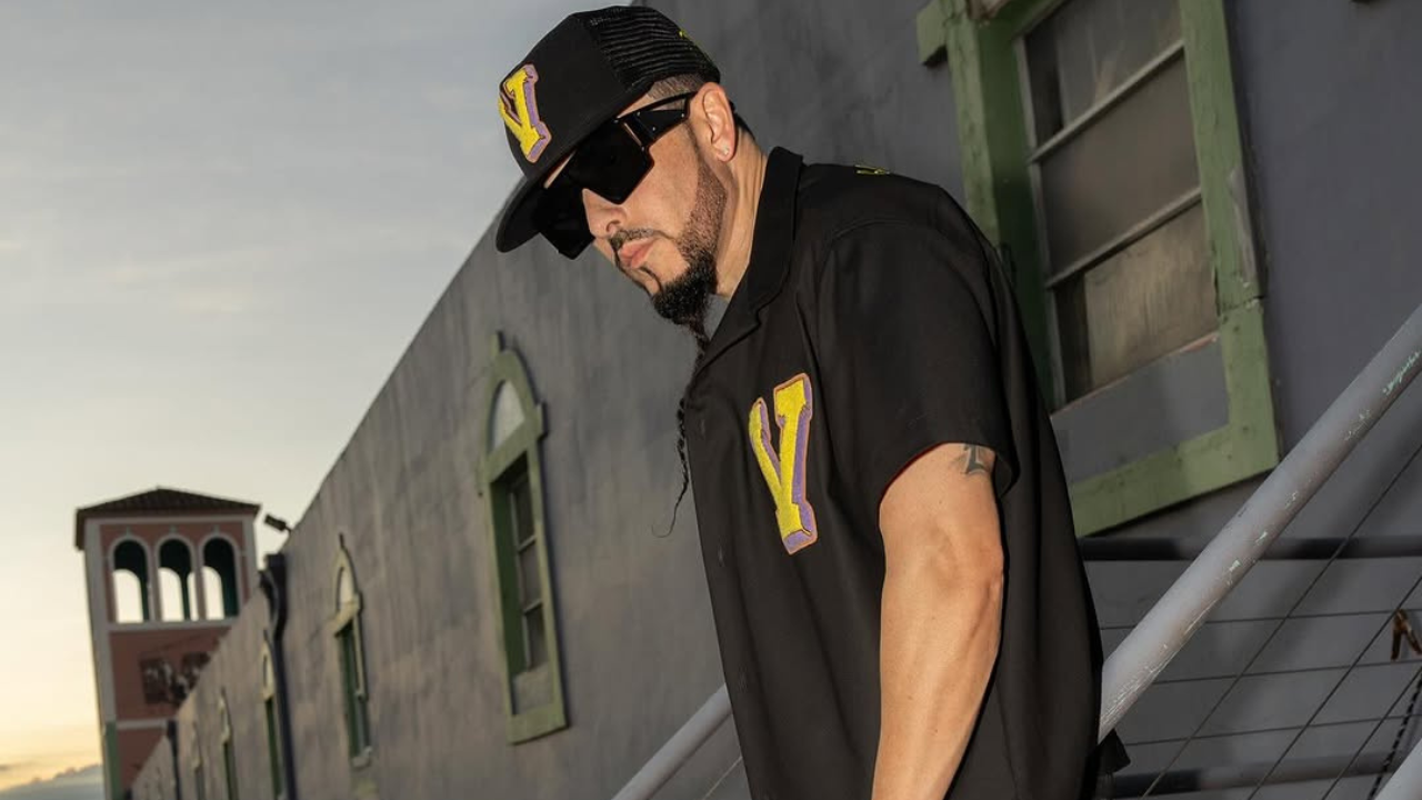 Yandel firma acuerdo global con Warner Chappell Music