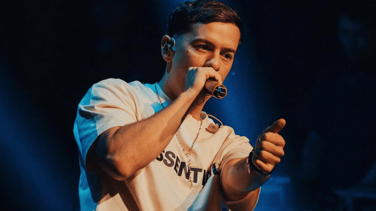 Al igual que Bad Bunny y Rauw Alejandro, Guaynaa le apuesta a la salsa con “Caramelito”
