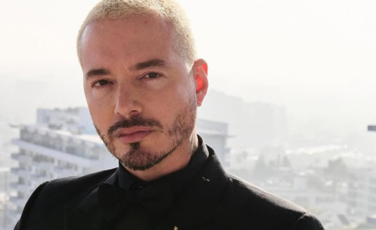 J Balvin consigue su 37º #1 en el Latin Airplay de Billboard con “Doblexxo”