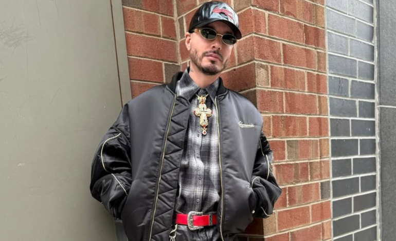 J Balvin inaugura nueva cancha en la Comuna 3 de Medellín