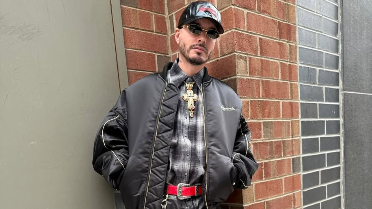 J Balvin inaugura nueva cancha en la Comuna 3 de Medellín