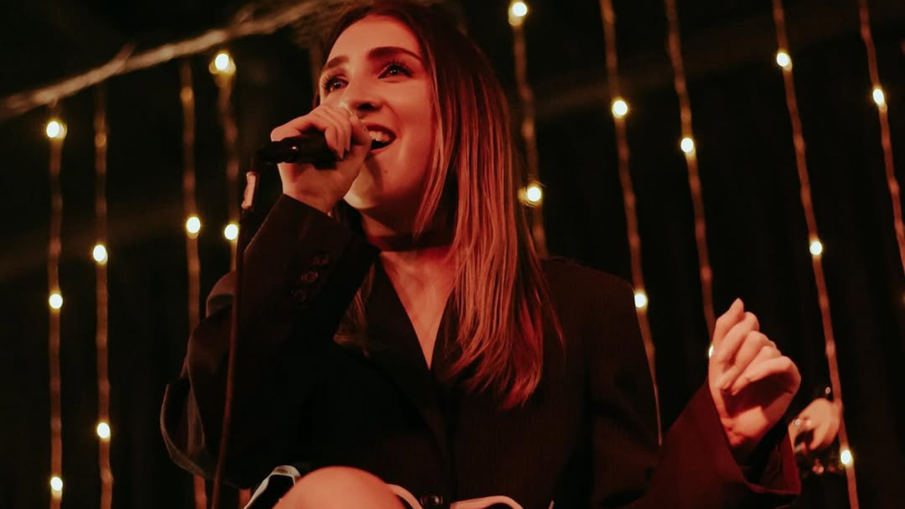 La historia detrás de “Medusa”, la canción de Olga Lucía Vives que terminó en una serie de Netflix