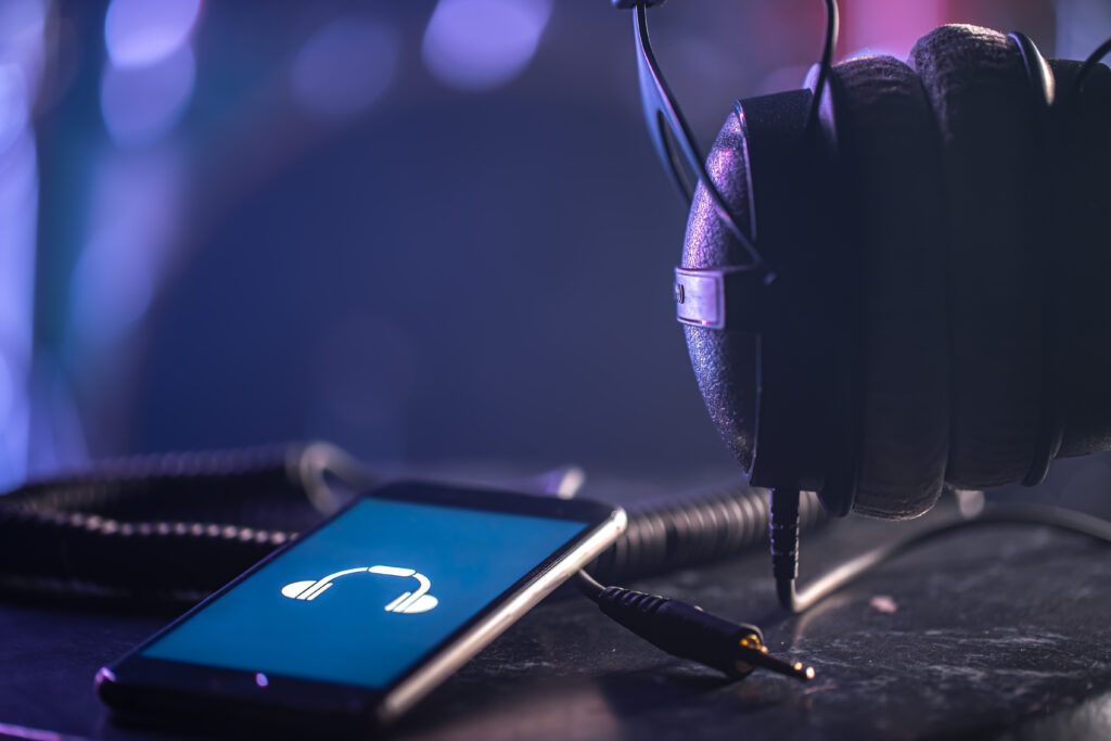 Los Ingresos globales de música grabada crecieron un 4.8% en 2024, de acuerdo a reporte de la IFPI