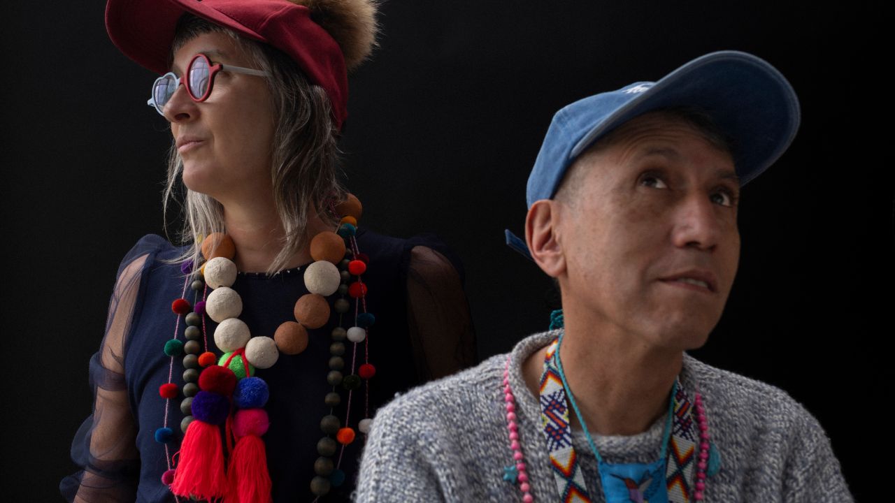 Aterciopelados presenta un álbum que utiliza la IA, pero no precisamente para hacer música