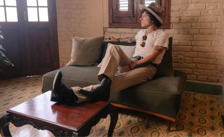 Bunbury habla sobre el nuevo disco, sus conciertos y el libro en que fue sanado por sus fanáticos