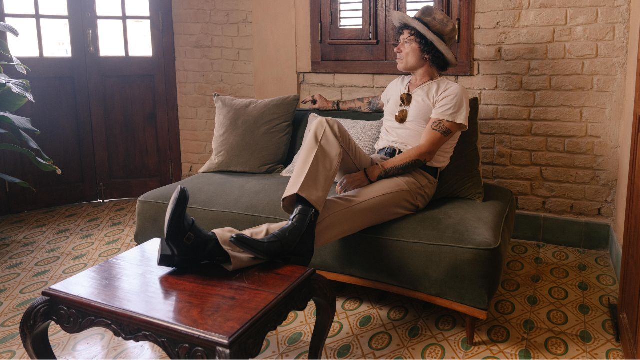 Bunbury habla sobre el nuevo disco, sus conciertos y el libro en que fue sanado por sus fanáticos