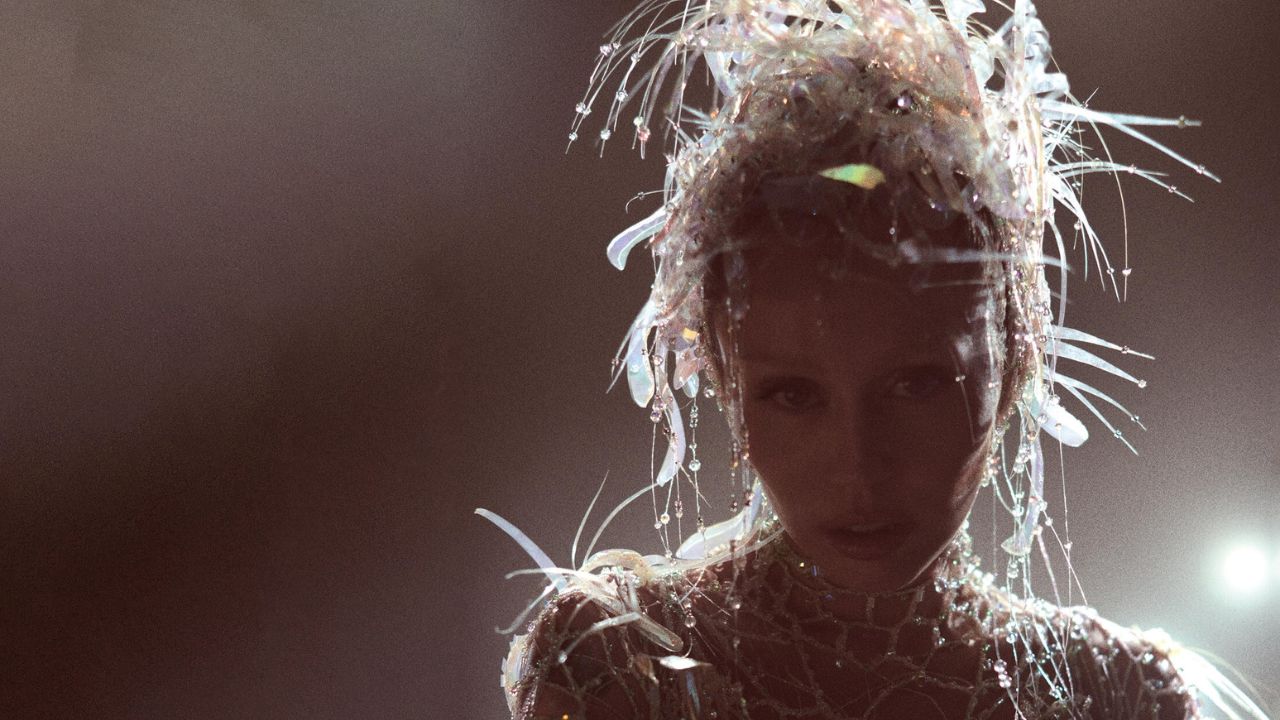 Miley Cyrus comienza a develar las canciones de su nuevo disco