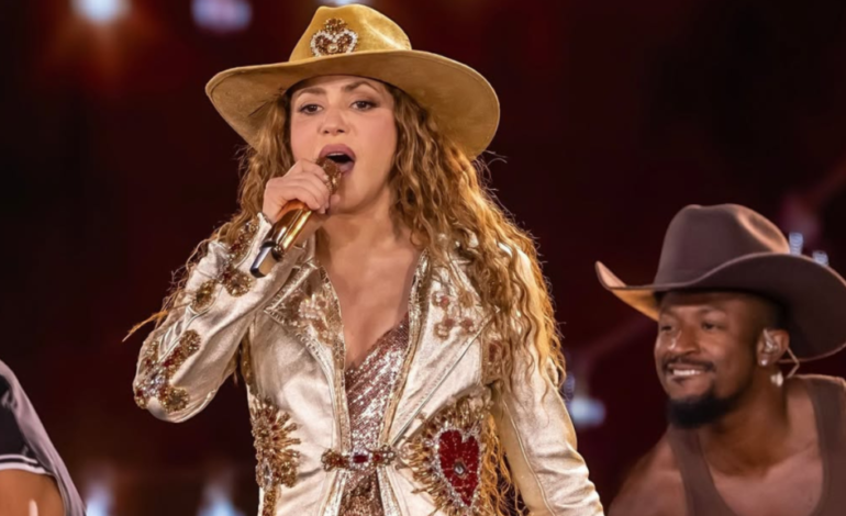 A ritmo de mariachi, Shakira rinde homenaje al corazón musical de México