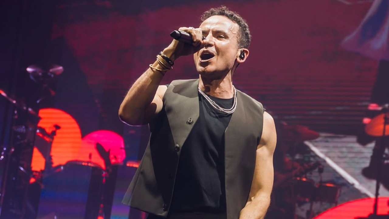 Fonseca dio inicio a su Tropicalia Tour con dos sold out completos en el Movistar Arena