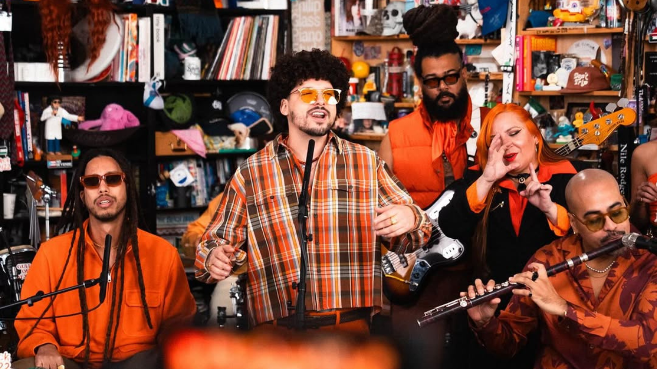 PJ Sin Suela lleva rap consciente, energía funky y lenguaje de señas a Tiny Desk