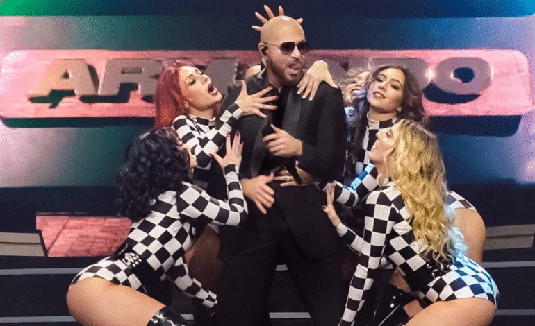 Pitbull responde a tendencia de fans disfrazándose de él en Reino Unido: ‘Es invaluable’