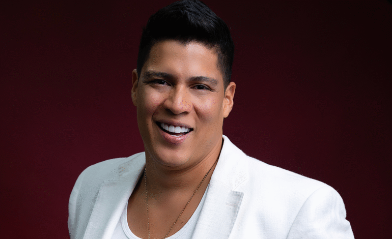 Rafa Pérez presenta “A Tu Ladito” y vuelve a lanzar canciones de su propio repertorio