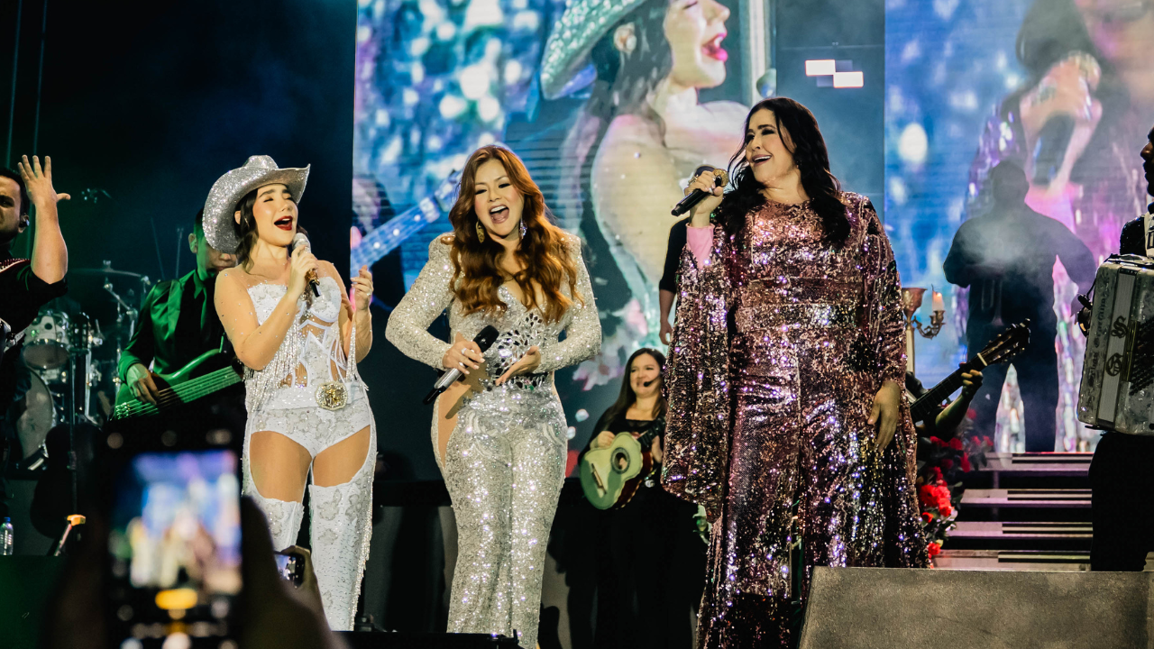 Paola Jara, Arelys Henao y Francy arrasan con Entre Tr3s Tour, que debutó con lleno total en Manizales