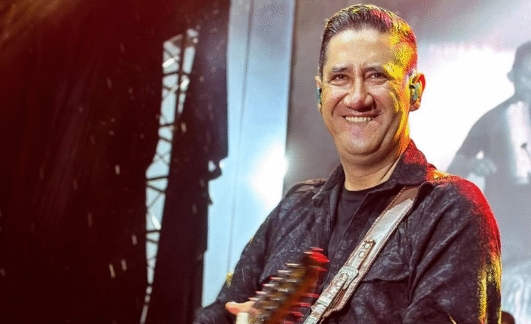 Heredero presenta “Cosita”, una canción con alma de serenata