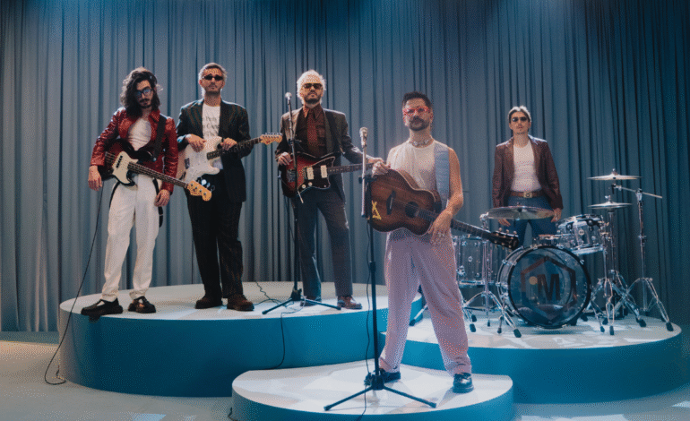 Morat «más que emocionados» de lograr primer No. 1 en Billboard con ‘Me toca a mí’ junto a Camilo