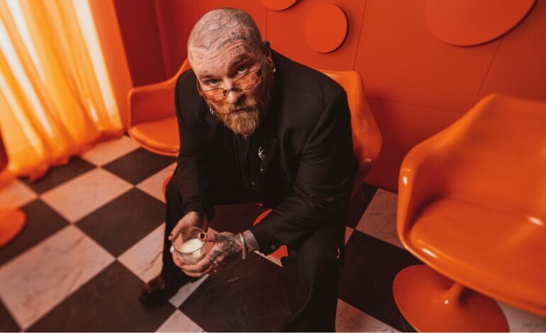 Teddy Swims hace historia en el Hot 100 de Billboard