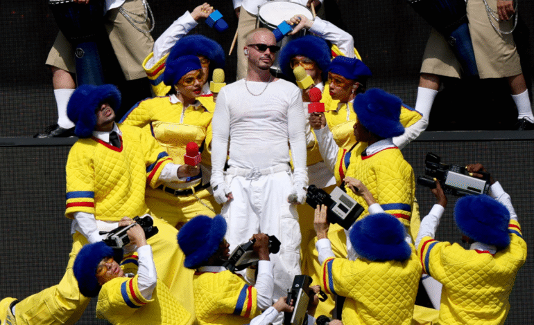 J Balvin ofreció show tricolor en el medio tiempo en la final del Mundial de Clubes de la FIFA