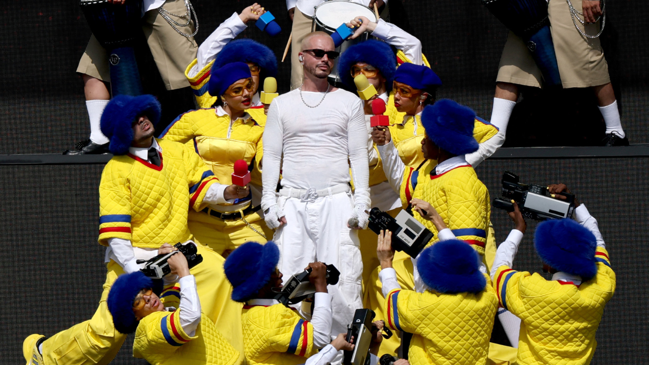 J Balvin ofreció show tricolor en el medio tiempo en la final del Mundial de Clubes de la FIFA
