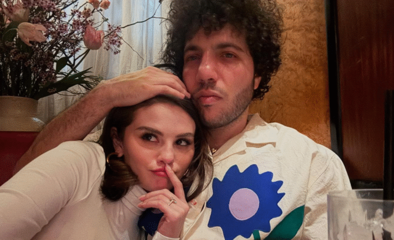 Selena Gomez, Benny Blanco y The Marías logran triple corona en los charts con “Ojos Tristes”