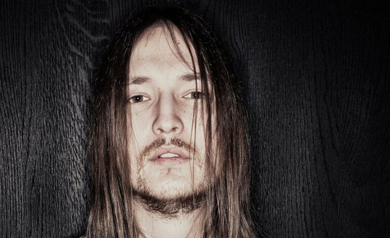 Shellback: el arquitecto del pop que comenzó con Britney Spears y ahora produce el nuevo disco de Taylor Swift