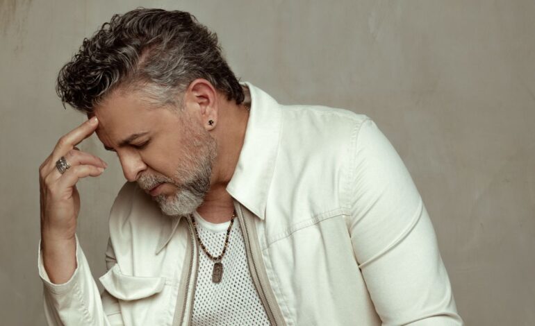 Luis Enrique celebra sus nominaciones y nos cuenta la historia de su éxito  “Yo No Sé Mañana”