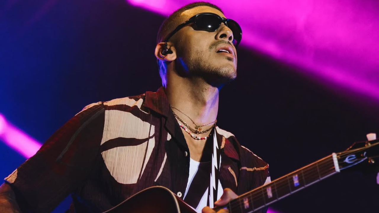 “Bajo El Agua”: la canción con la que Manuel Medrano convirtió una historia de amor en el despegue de su carrera discográfica