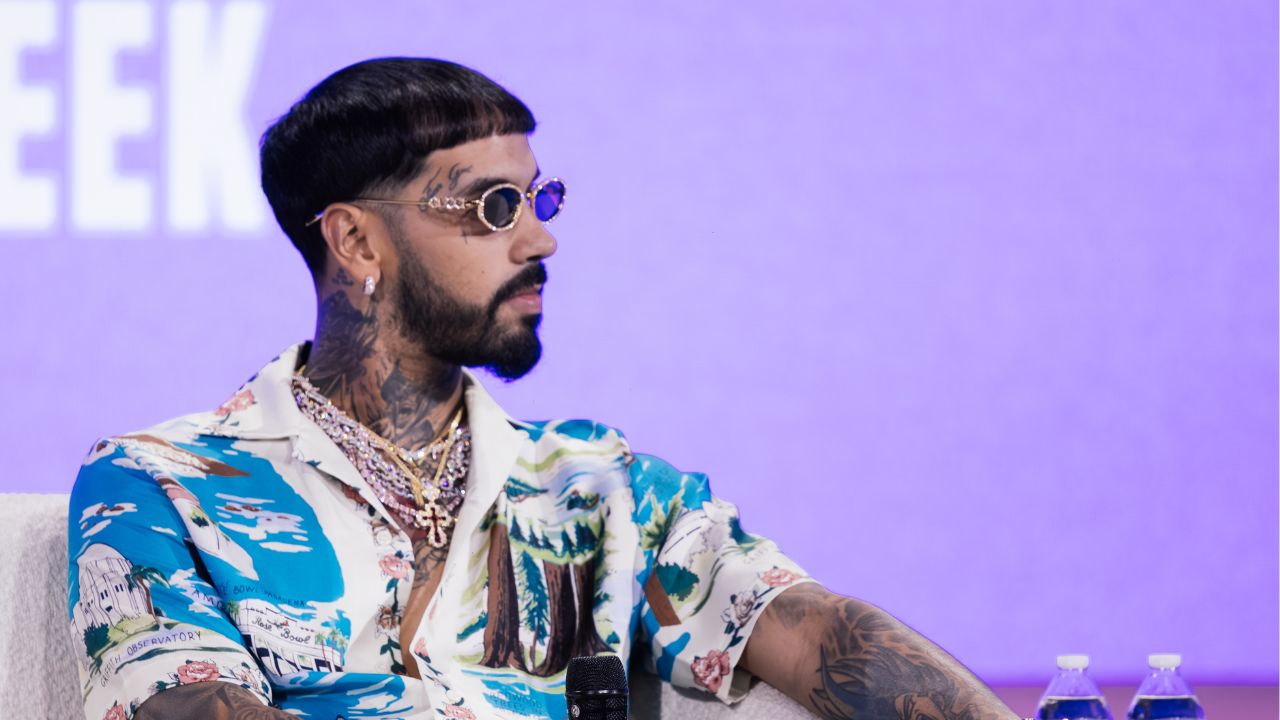 Anuel AA defiende a Bad Bunny: “Nos encantaron Shakira y Jennifer Lopez, ¿verdad?”