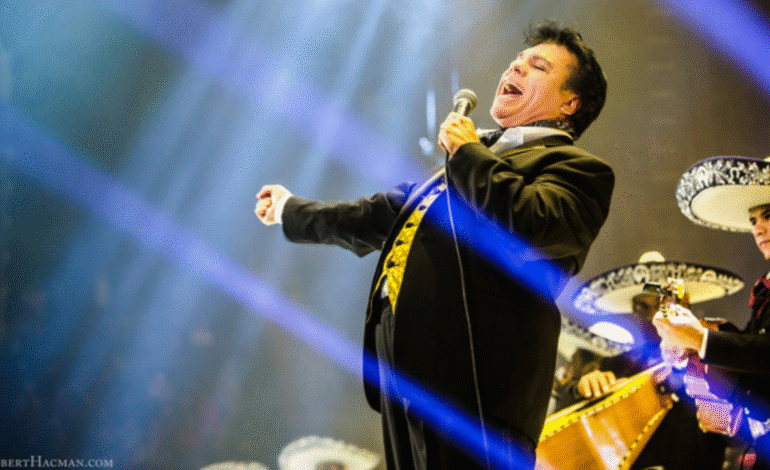 Nueva docuserie de Juan Gabriel sumerge al espectador en ‘el personaje privado y el público’