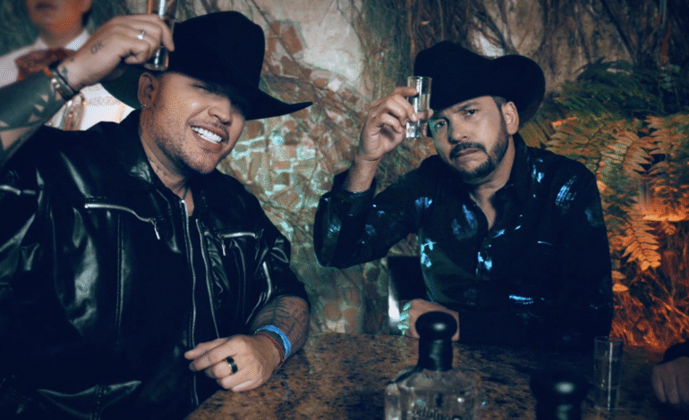 Jessi Uribe vuelve a apostarle a México, ahora acompañado de Luis Ángel “El Flaco” 