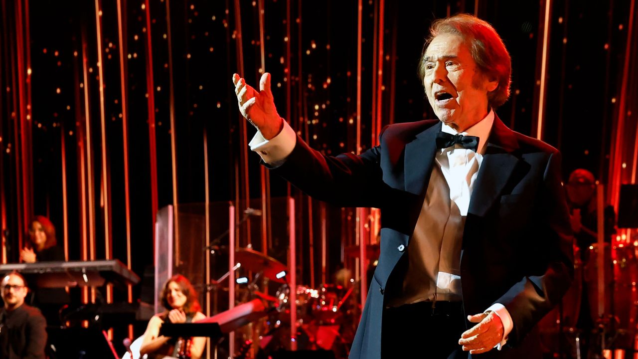 Raphael homenajeado en una noche que también tuvo a Carín León, Víctor Manuelle y Elena Rose como protagonistas