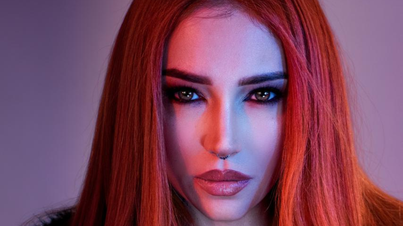 Alejandra Rosales: La DJ y productora que se inspira en sus públicos, llegando a grandes escenarios nacionales e internacionales