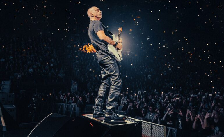 Eros Ramazzotti regresa con ‘Una Historia Importante’ para contar