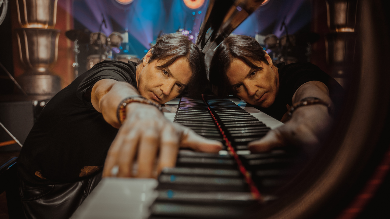 Arthur Hanlon regresa a Colombia con su gira 2 MANOS 1 MUNDO