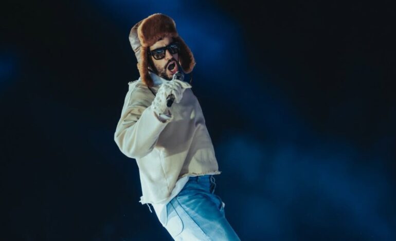 Bad Bunny logra el cuarto No.1 del Hot 100 con una canción total o mayoritariamente en español