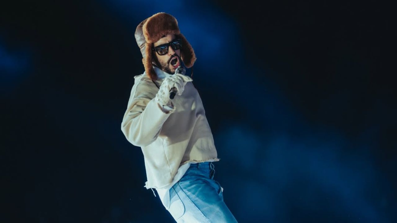 Bad Bunny logra el cuarto No.1 del Hot 100 con una canción total o mayoritariamente en español