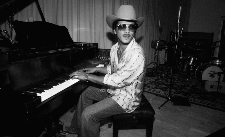 Bruno Mars regresa con ritmos latinos: su primer proyecto solitario en diez años