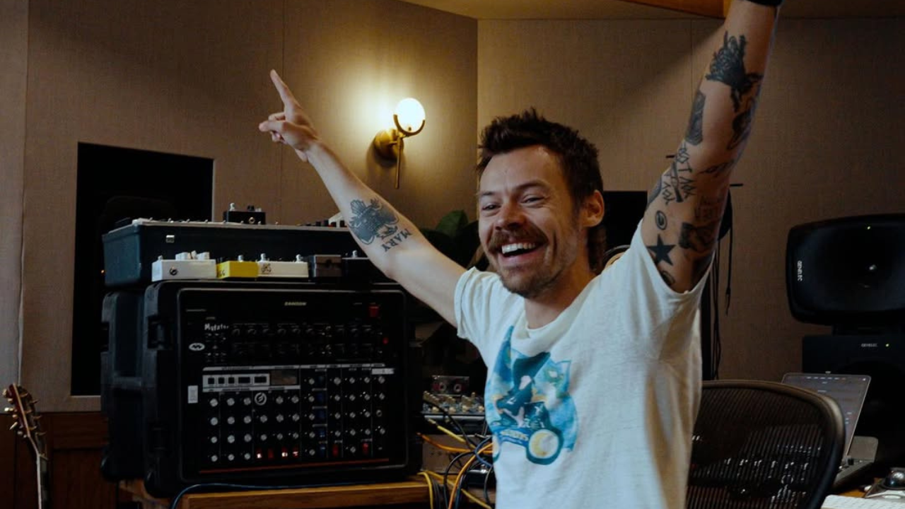 Harry Styles debuta en el No. 1 del Billboard Hot 100 con ‘Aperture’