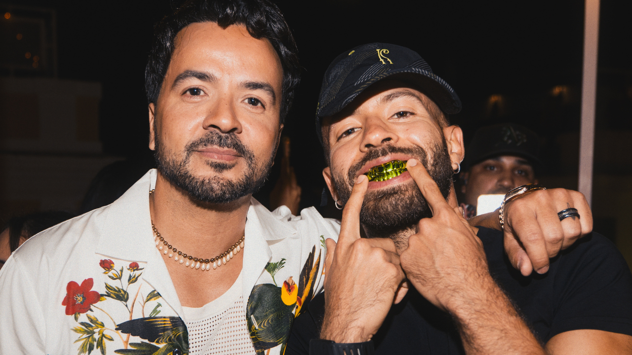 De la mano de Feid, y luego de cuatro años, Luis Fonsi regresa al Hot Latin Songs