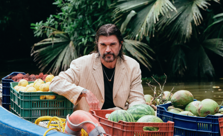 Juanes explora su dualidad en su nuevo álbum ‘JuanesTeban’