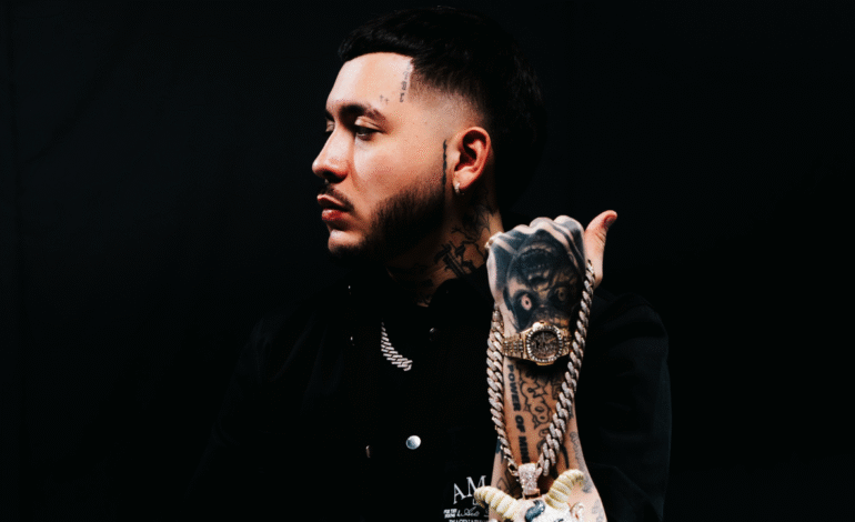 Cuatro canciones del álbum debut de Kris R. entran al Billboard Colombia Hot 100