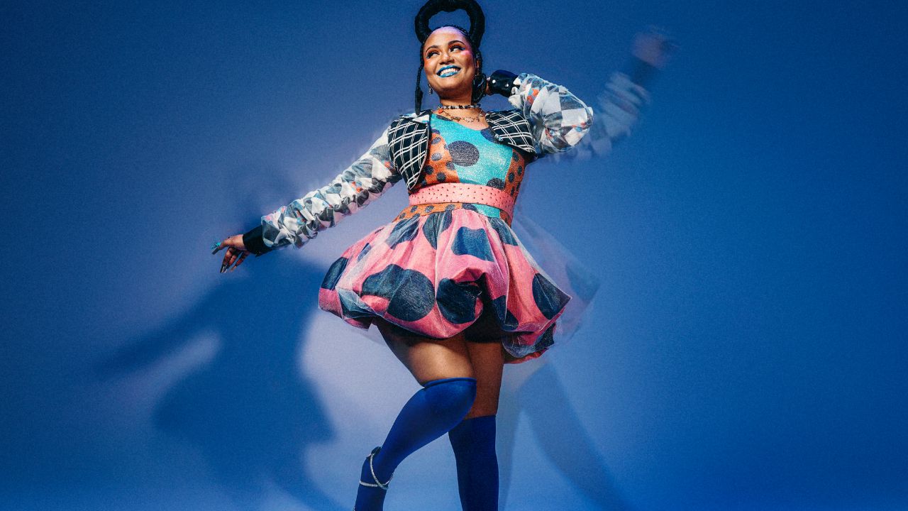 La promesa ghanesa y estadounidense MOLIY aparece en el nuevo cover de Billboard Africa