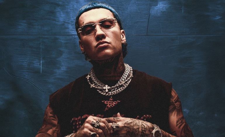 Blessd se permite ser vulnerable con ‘EL MEJOR HOMBRE DEL MUNDO’