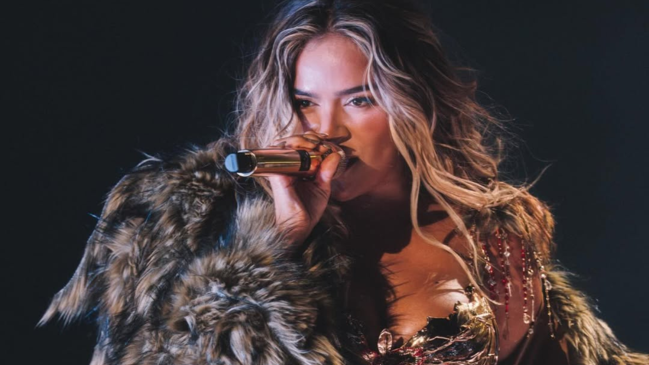 Karol G revela las fechas de su gira mundial Viajando Por El Mundo Tropitour 2026