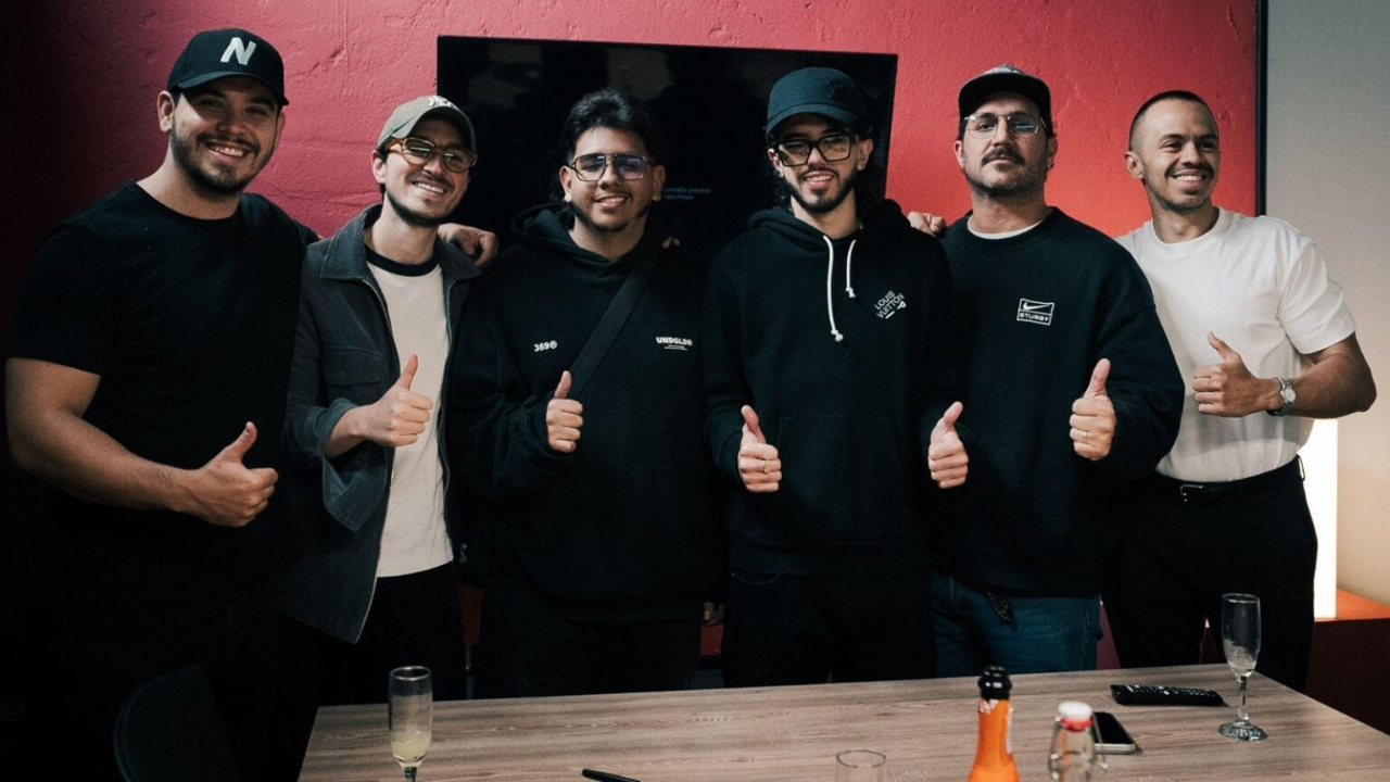 Con solo dos años de trayectoria, CARABIN3 firma con Warner Music Andina