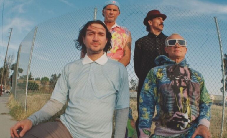 Red Hot Chili Peppers y Stadium Arcadium: debutó No.1 en el Billboard 200 y obtuvo 4 Grammys