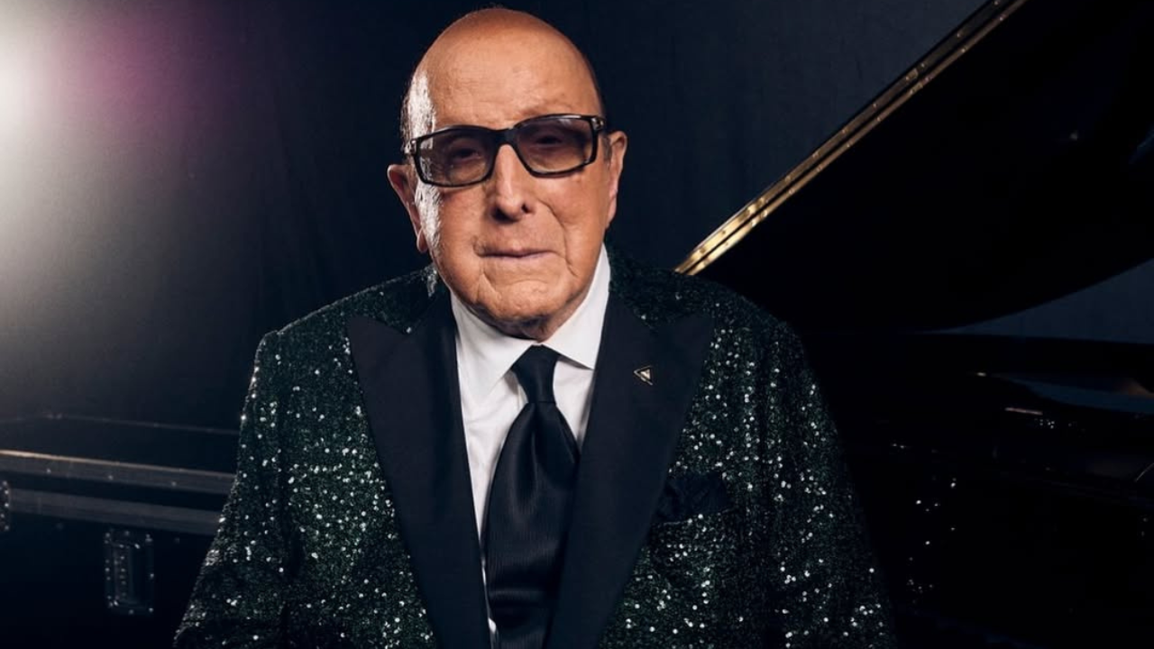 Clive Davis, una de las figuras más influyentes en la historia de la industria discográfica, falleció a los 94 años