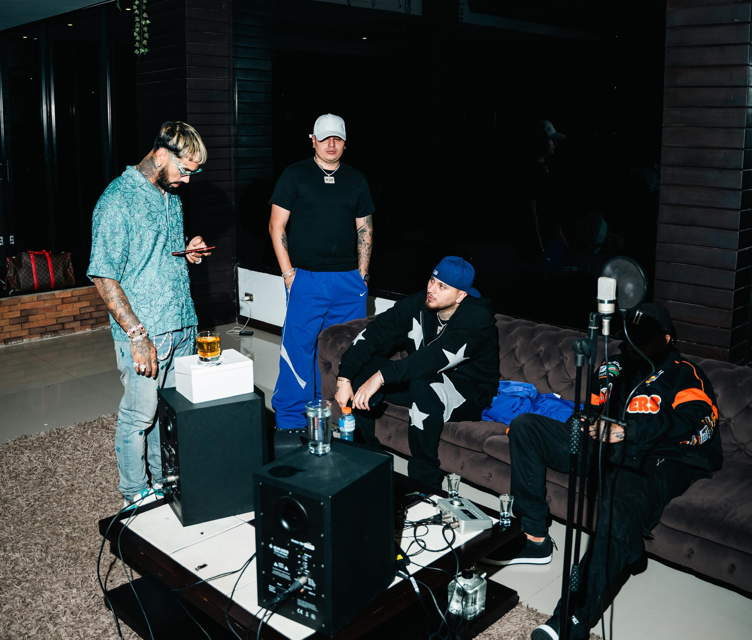 “Las mas bonitas son p#tas”: Anuel AA logra la entrada más alta en el Billboard Colombia Hot 100